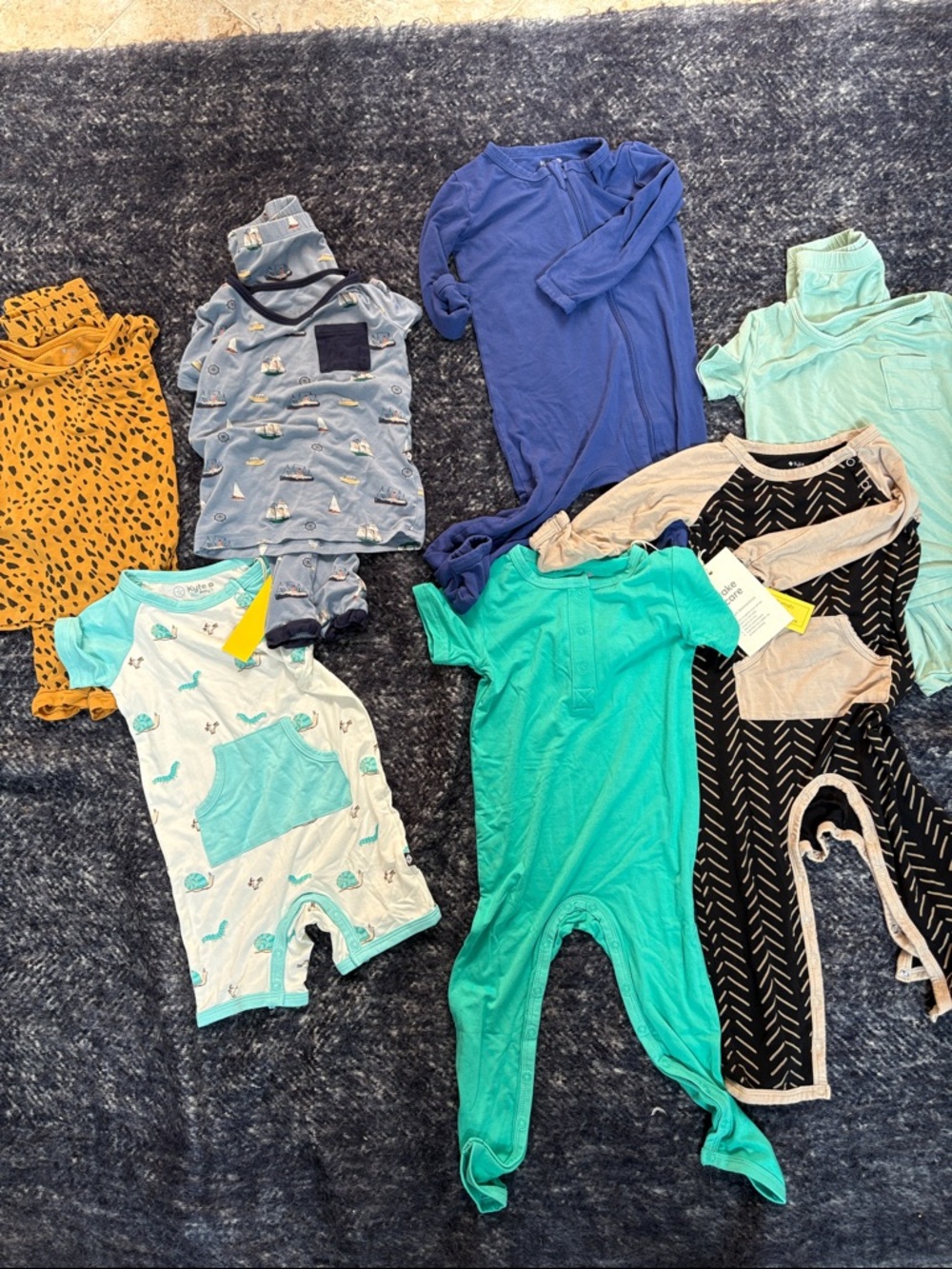 Lot of 7 Kyte Baby Bundle in 2T - pajamas, zippered rompers, long and short alls